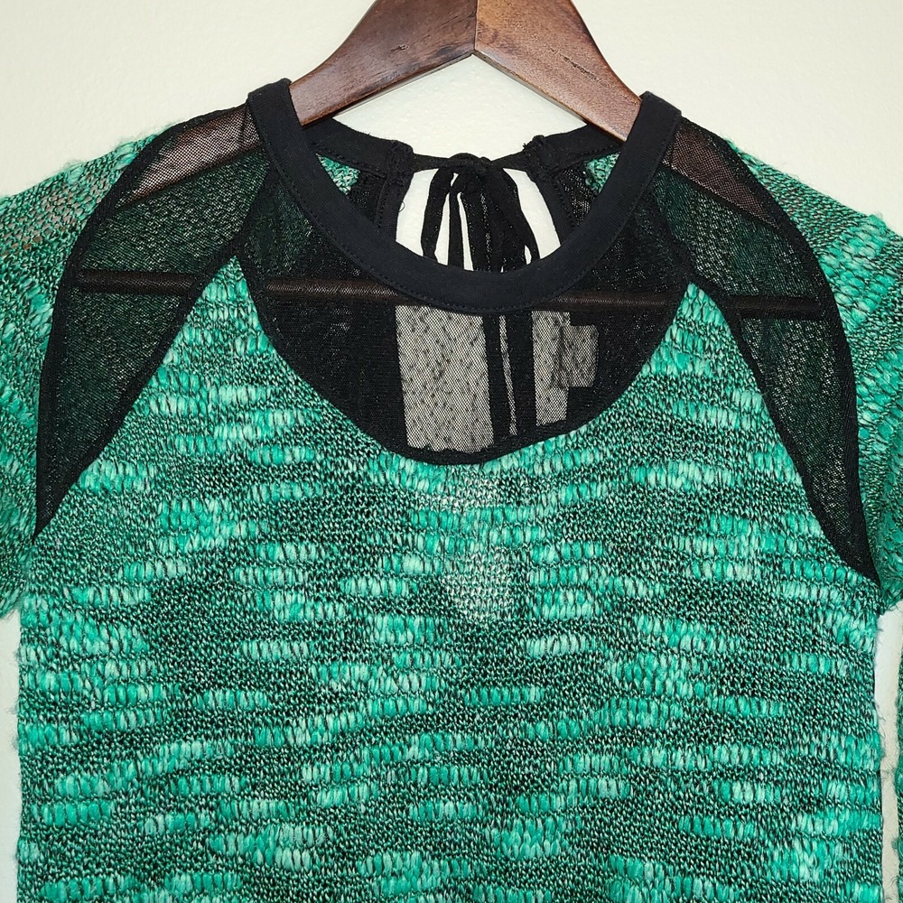 LOVE TREE Green &‎ Black SOFT KNIT SWEATER With Mesh Trim Size Small Back Tie